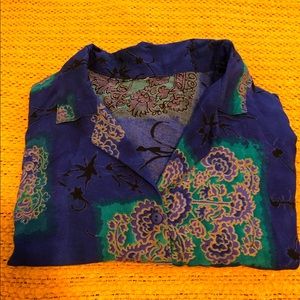 Tagless Printed Button Up